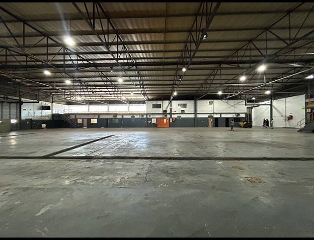 2,443M² WAREHOUSE TO LET IN EPPING INDUSTRIAL